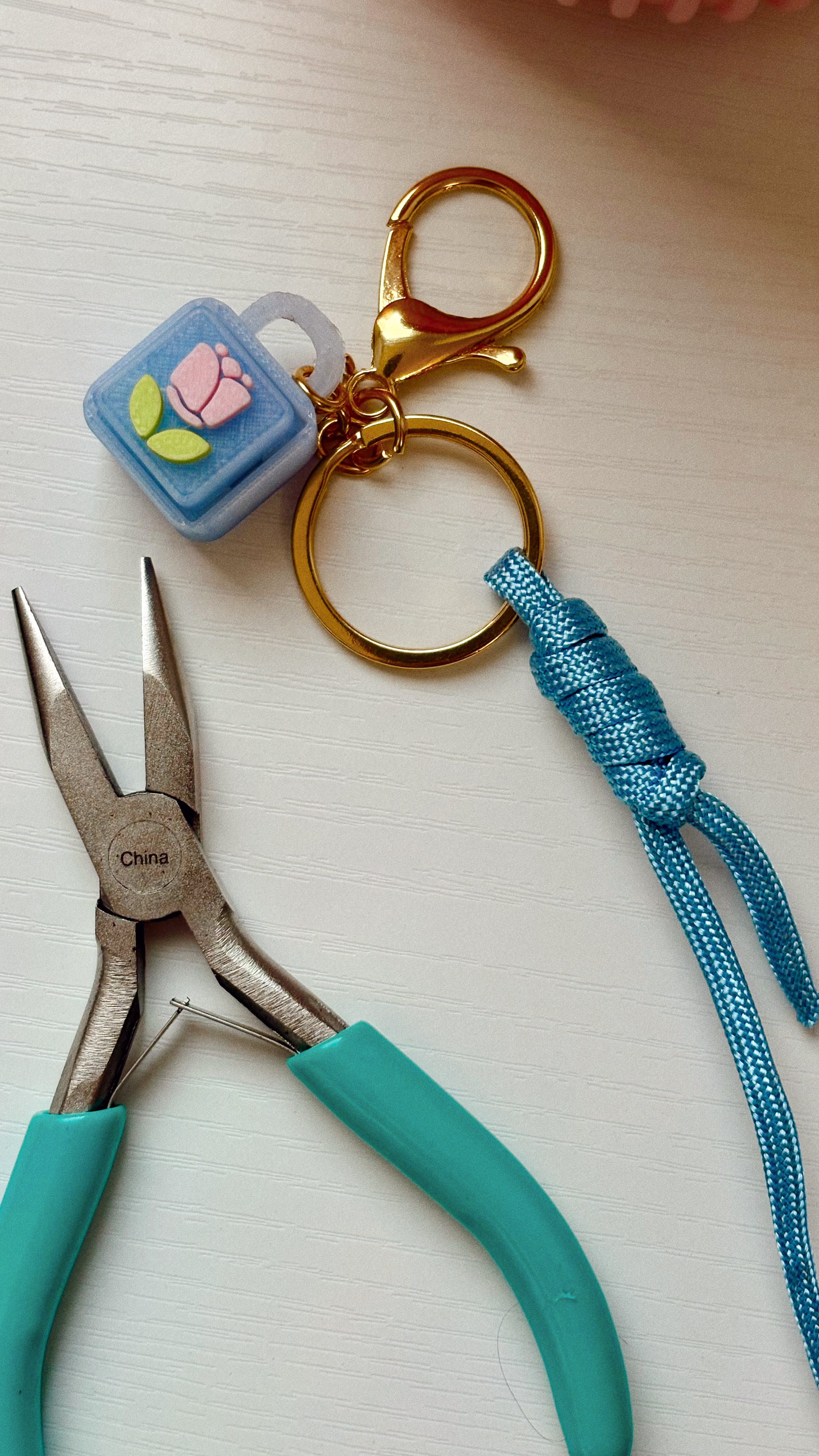 Llavero Charm Floral con Clicker 3D